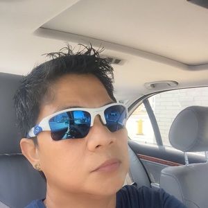 Meet your Posher, Jeannette